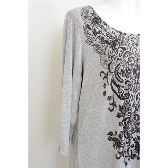 Avenue Paisley PLUS Size 18/20 (XXL) Artsy Studded Asymmetrical Scoop Neck Tee - Picture 4 of 10